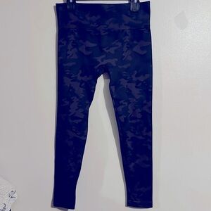 Womens camo leggings